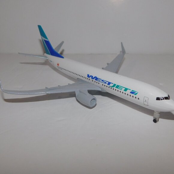 Lot of 6 Diecast Commercial Airplanes 1/300 Daron Realtoy Southwest WestJet AC - Picture 3 of 13